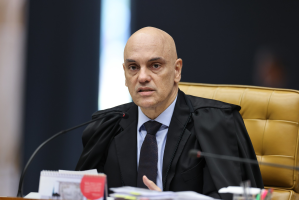 Moraes diz que sanção dos EUA não vai mudar previsão de julgamento de Bolsonaro