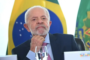Em entrevista ao New York Times, Lula diz que pediu diálogo com Trump, mas que 'ninguém quer conversar'