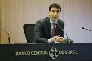 Galípolo diz que estouro da meta de inflação foi causado por dólar alto, custo de energia elétrica e economia aquecida 