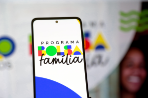 #NÃO É BEM ASSIM: Governo não 'cortou' Bolsa Família de 900 mil famílias; saída do programa foi por aumento de renda