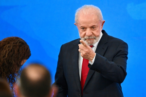 Cobrados por Lula, ministros do União Brasil avisam que não querem desembarcar do governo